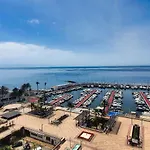 2000. Spacious On The Promenade. Апартаменты *