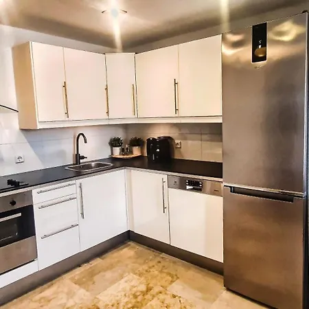 Apartman 2000. Spacious On The Promenade. *