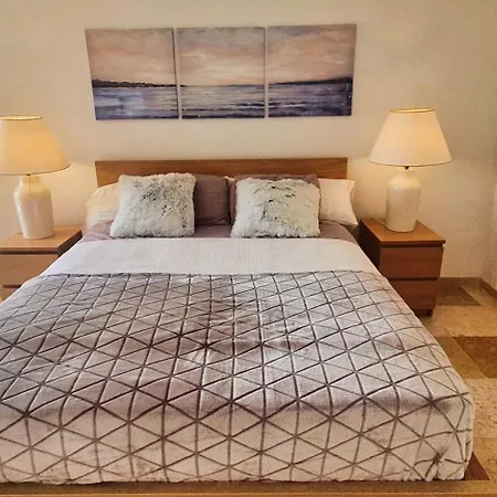 2000. Spacious On The Promenade. * Marbella