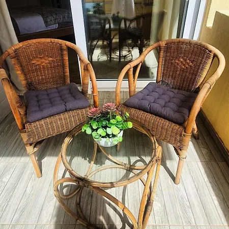 2000. Spacious On The Promenade. Apartman *