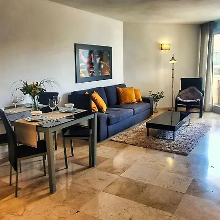 Διαμέρισμα 2000. Spacious On The Promenade.