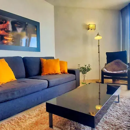 2000. Spacious On The Promenade. Marbella