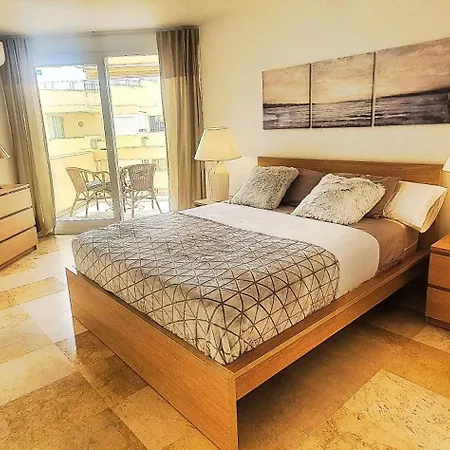 2000. Spacious On The Promenade. *