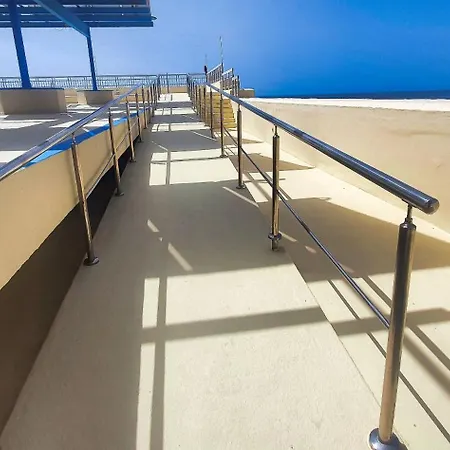 2000. Spacious On The Promenade. Apartman *
