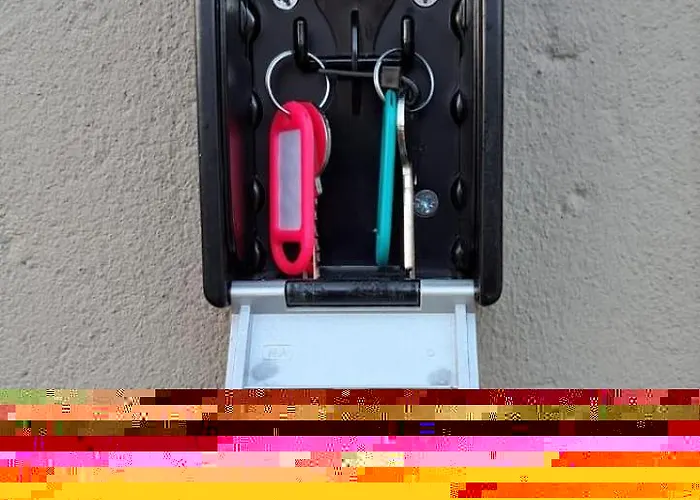 2000. Spacious On The Promenade. Marbella