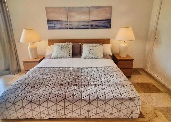 2000. Spacious On The Promenade. * Marbella