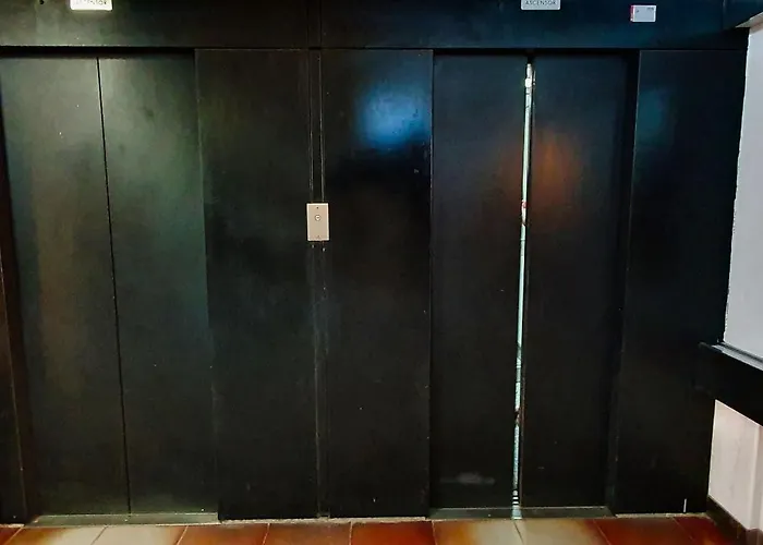 2000. Spacious On The Promenade. * マルベーリャ