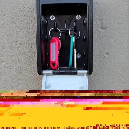 2000. Spacious On The Promenade. מארבלה