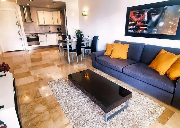 Апартаменты 2000. Spacious On The Promenade. Марбелья