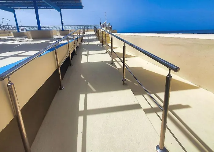 2000. Spacious On The Promenade. 公寓 *